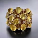 LISHT : Anel em ouro amarelo 18 k com diamantes , marca da grife "Lisht". Peso 10,9 gr Aro 16