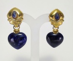 FRANCESCA ROMANA : Par de brincos de pressão em metal dourado com sodalitas , marca da grife. Med. 4,5 cm