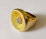 Anel em prata de lei com banho de ouro. Aro 17