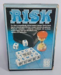 Antigo, conservado e divertido Jogo - RISK - GROW - Ano: 1988 - Completo com manual de instruções - Medida da caixa: 20,5 cm x 14,5 cm x 6 cm.
