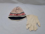 Lote de par de luvas e touca para inverno. Peças com marcas de guardado.