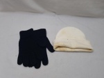 Lote de par de luvas e touca para inverno. Peças com marcas de guardado.