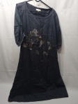 Lindo Vestido preto .Peça delicada. TAM: 38 OBS: peça pode conter marcas dr guardado.
