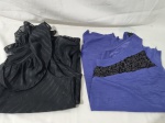 Lote de 2 camisas, sendo uma preta e a outra azul. Tam: M