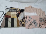 Lote de 2 camisas estampadas. Tam M