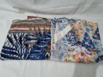 Lote de 2 camisas estampadas. Tam G