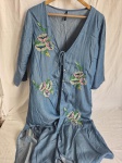 Vestido jeans com bordados, Lanidor Collection Tam:S