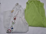 Lote de 2 blusas de manga com bordados. Tam; G.