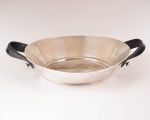 Lappas - Lindo centro de mesa em metal prateado, com marcas do fabricante e localizado, Argentina, alças em couro, altura 7 cm e 29 cm de diâmetro.