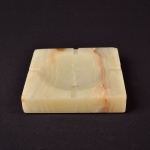 Cinzeiro em onix 16 x 16 cm