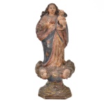 Brasil Séc. XIX - Imagem de Nossa Senhora do Rosário, em madeira esculpida à mão com pintura, altura 31 cm.