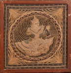 Birmânia, quadro em tecido costurado com aplicações de esferas em vidro, representado divindade, 24 x 24 cm.