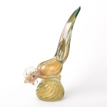Escultura em vidro de Murano forma de Faisão, com pó de ouro, bico no estado, altura 47 cm.