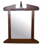 Espelho com moldura em madeira trabalhada, 84 x 69 cm.