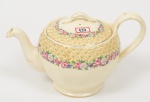 Bule de faiança inglesa, Grindley. Altura: 16 cm.