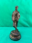 Vintage escultura em metal de um jogador de golf.Como se encontra nas fotos medindo 22 cm de altura.    
