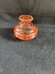 Bomboniere.Belíssima bomboniere vintage, em cor âmbar, com um belo trabalho de lapidação dando um detalhe de estrema elegância e delicadeza. Em bom estado de conservação, como se pode observar nas fotos medindo 11 cm de altura por 11 cm de diâmetro.   