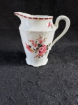 Limoges  jarro de leite de porcelana de Limoges, vintage, com um estilo elegante e refinado, com uma decoração floral. Como se encontra nas fotos medindo 13 cm de altura.   