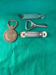Conjunto com 4 diferentes abridores de garrafas.  Como se encontram nas fotos.  