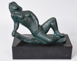 BRUNO GIORGI - (SP 1905/RJ 1993) - Escultura de bronze patina verde, anos 70/80, "Banhista",