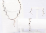Conjunto em ouro branco 18 k com 15 pedras de diamantes  brilhante branco na pulseira