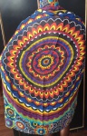 MODA PRAIA - Linda canga na cor preta ; com decoração multicolorida e franjas na sua lateral . Medindo : 1,60 x 1,20 cm.