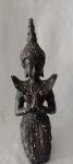 Escultura em resina preta , representando Buda Hindu Sidarta orando sentada. Medindo: 34 x 8  x 12 cm.