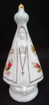 ARTE SACRA -Linda imagem de Nossa Senhora Aparecida em porcelana ricamente decorada. Medindo 18 cm de altura.
