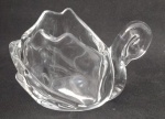 Pequena floreira em vidro moldado e translúcido, representando Cisne .Ideal para  ser usada em Mesa Composta.  Med : 11x7 cm