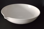 Capsula Evaporação de Porcelana . Medindo : 36 x 36 x 10 cm .