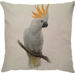 Capa para almofada com zíper invisível, feita em linhão crú com impressão na frente de uma Cacatua e verso liso. Tecido em Linhão 100% Poliéster. Dimensões da Capa: 45 cm X 45 cm. Não acompanha enchimento.