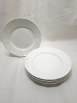 Jogo de 6 pratos rasos de mesa em porcelana espanhola com relevos. Medindo 21,5cm de diâmetro.