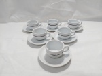 Jogo de 6 xícaras de café em porcelana Schmidt friso preto, da loja Tok&Stock.