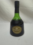 Garrafa lacrada Carlos I, Brandy de Jerez, 750ml. Por conta do produto está lacrado, não nos responsabilizamos pela integridade do conteudo.