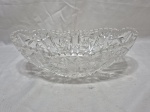 Lindo centro de mesa, fruteira navete em cristal ricamente trabalhado. Medindo 32cm x 17cm x 12cm de altura. 