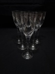 Jogo de 6 taças de vinho em cristal  lapidado. Medindo 5cm x 17cm de altura.