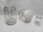 Lote de 3 potes organizadores em vidro. Medindo o pote hermético 10cm x 17,5cm de altura.