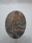 Xilogravura de dama antiga em couro. Medindo 33cm x 22,5cm.
