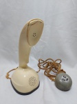 Vintage - Antigo telefone de mão da marca LM Ericsson, Suiço. Medindo 23,5cm de altura. Com a carcaça trincada.