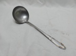 Linda concha de feijão em aço inox Wolff, modelo rosinha. Medindo 29,5cm de comprimento.