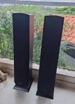 Par de grandes e potentes caixas acústicas da Philips no estilo torre. Funcionando perfeitamente, mas sem garantia de funcionamento posterior.