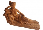 Antiga Estatueta italiana "Paulina Borghese - Venus Victrix", em argote (Resina Italiana), rica em detalhes e policromia, em perfeito estado.  Medidas 20x14x5,5 cm.