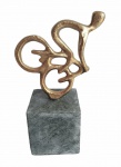 Escultura em metal fundido de ciclista fazendo manobra radical. Medida total 21 cm de altura.