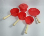 Antigo e Raro Jogo de 5 Peças - Panelinhas Bateria em plástico inquebrável da ATMA. Ano: 60 - Medida da frigideira: 24 cm x 14 cm de diâmetro. Conforme fotos.