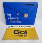 VOLKSWAGEN - Antigo Manual do Proprietário - GOL - ALCOOL - 1980 - 56 páginas - Acompanha Capa em PVC - Medida: 21 cm x 15 cm. OBS: Possui preenchimentos de caneta e carimbos de revisão. Conforme fotos.