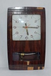 Antigo Relógio de Parede com Pêndulo Magnético - TAGUS - DIMEP - 500 Dias - Caixa de Madeira - Proteção do mostrador em Vidro Bombê - Funcionamento: 1 Pilha Grande - Medida: 44 cm x 27 cm x 7 cm. OBS: Foi feito teste e o pêndulo está funcionando, porém necessita de revisão nos ponteiros, só marcou os segundos; falta o fecho da abertura da tampa e perda de folheado da caixa conforme fotos.