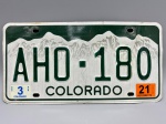 COLECIONISMO - Placa automotiva - Alumínio -  Americana - COLORADO - AHO 180. Med. 15,5x31 cm. Produto conforme fotos originais do lote.