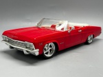 COLECIONISMO -  CHEVY IMPALA CONVERSÍVEL. Vermelho - Hot Wheels. Escala 1:18. Miniatura em metal diecast. Carro de coleção.