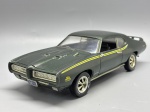 COLECIONISMO -  ERTL American Muscle Pontiac GTO Judge Green 1969. Escala 1:18. Miniatura em metal diecast. Carro de coleção.