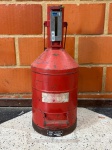 DIVERSOS - Aferidor para bombas. Utilizado para aferição de bombas em postos de combustíveis. - Com visor e escala de graduação. Med. 66 cm.